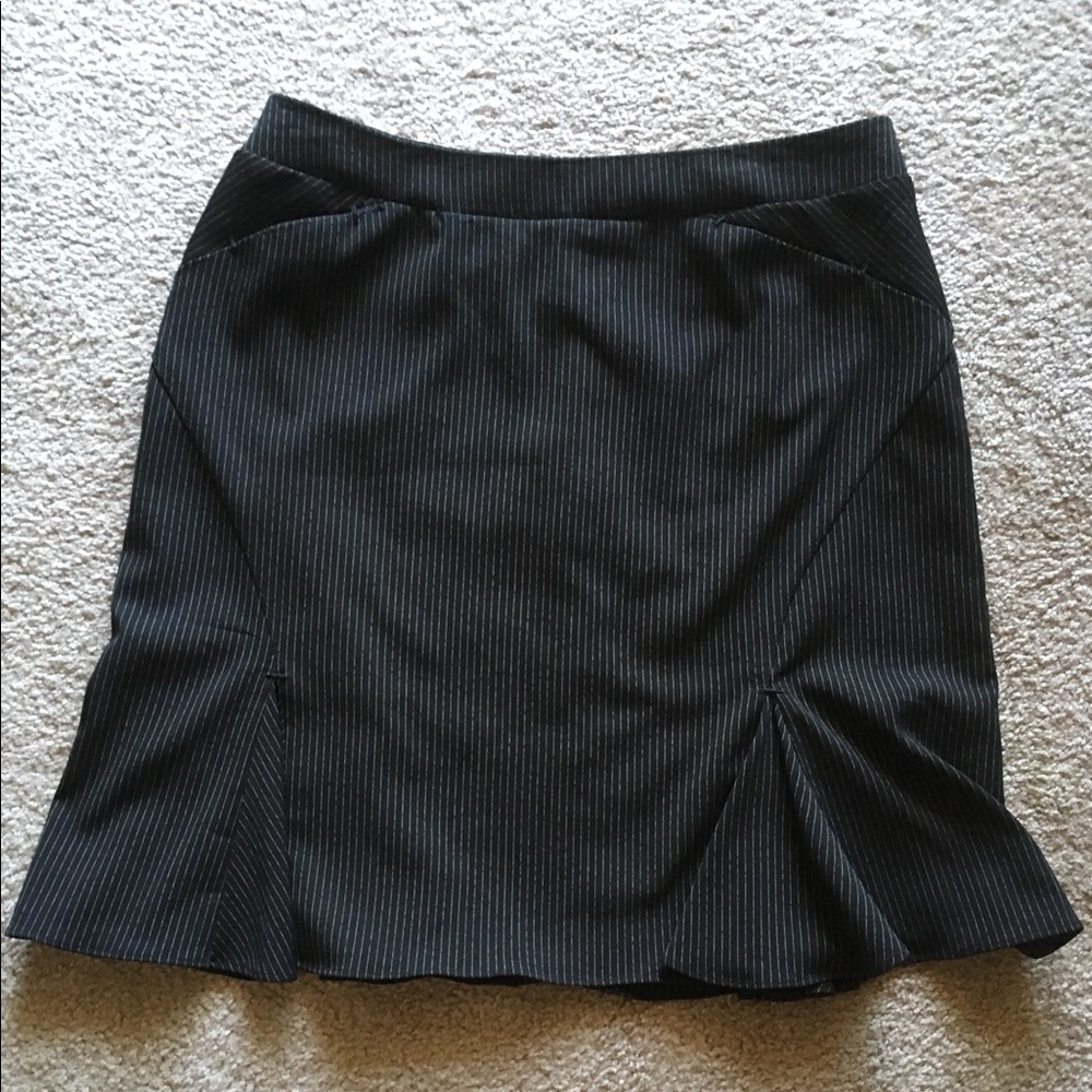 Excellent used condition Max Studio skirt